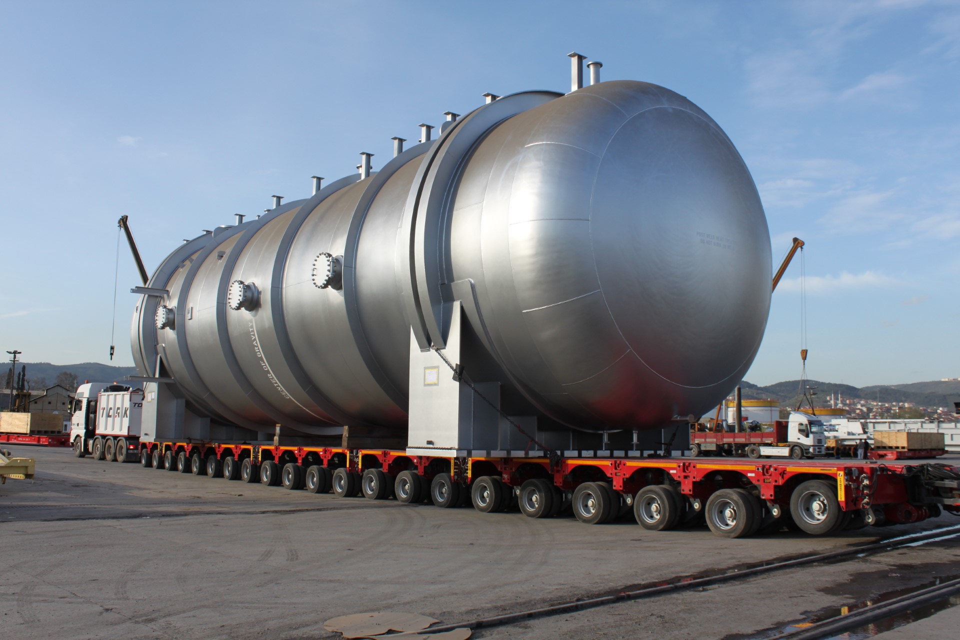 What Makes Heavy Lift Transportation in Saudi Arabia Unique