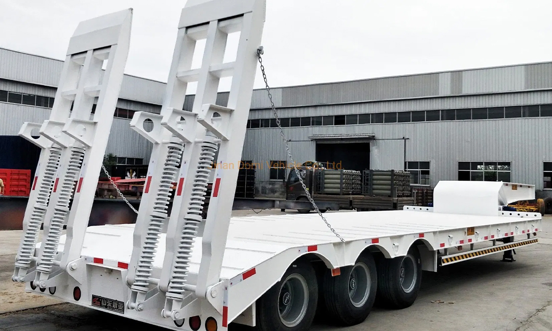 How Can Low Bed Trailers Help with Oversized Freight in Jubail