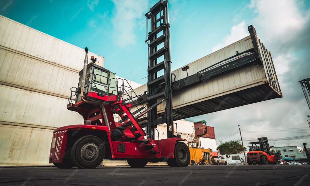 What Are the Key Considerations for Heavy Lift Transportation